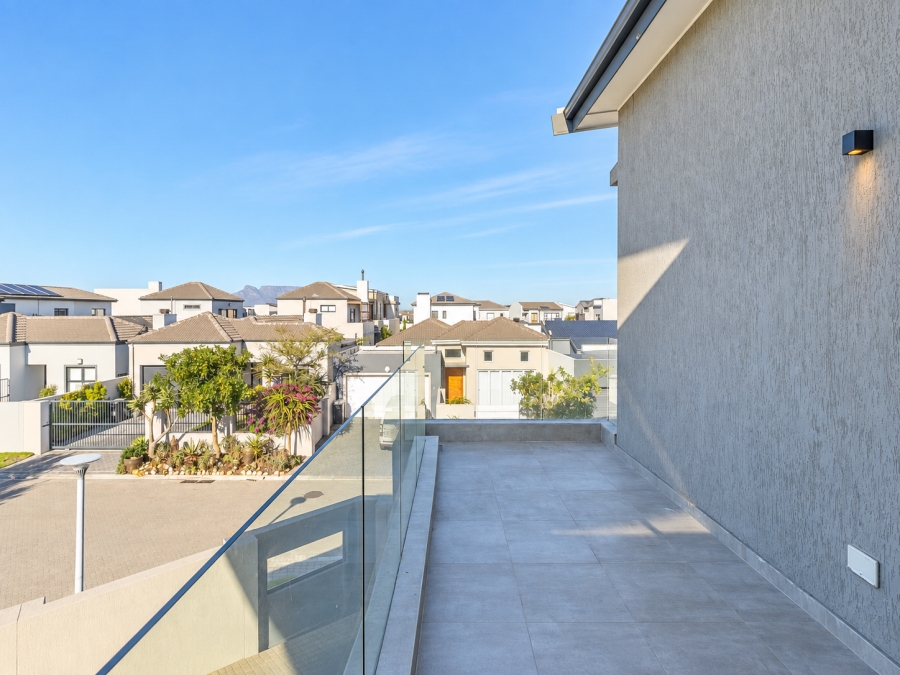 6 Bedroom Property for Sale in Sagewood Western Cape